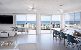 Kings Beach Coast And Glasshouse Views - A